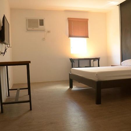 Solaris 88 Inn Tarlac City Εξωτερικό φωτογραφία